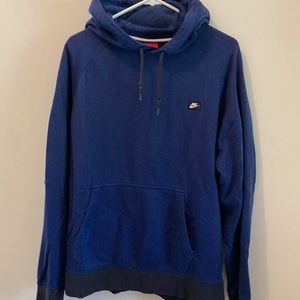 Nike XL Hooded Sweatshirt.